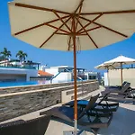 Luxury 2 Bedroom Condo, Walk To Everything In Zona Romantica, Pool, Bbq