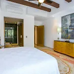 Luxury 2 Bedroom Condo, Walk To Everything In Zona Romantica, Pool, Bbq