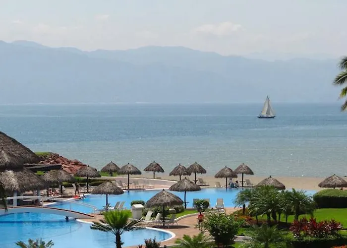 Carrillos\'S Unlimited Luxury Condo