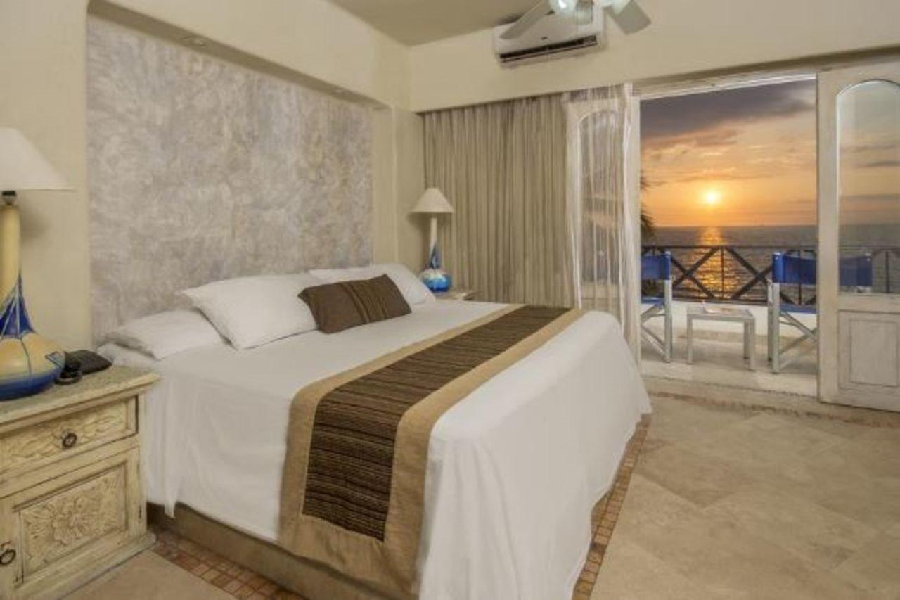 Hotel Blue Chairs Beachfront - Adults Only Puerto Vallarta