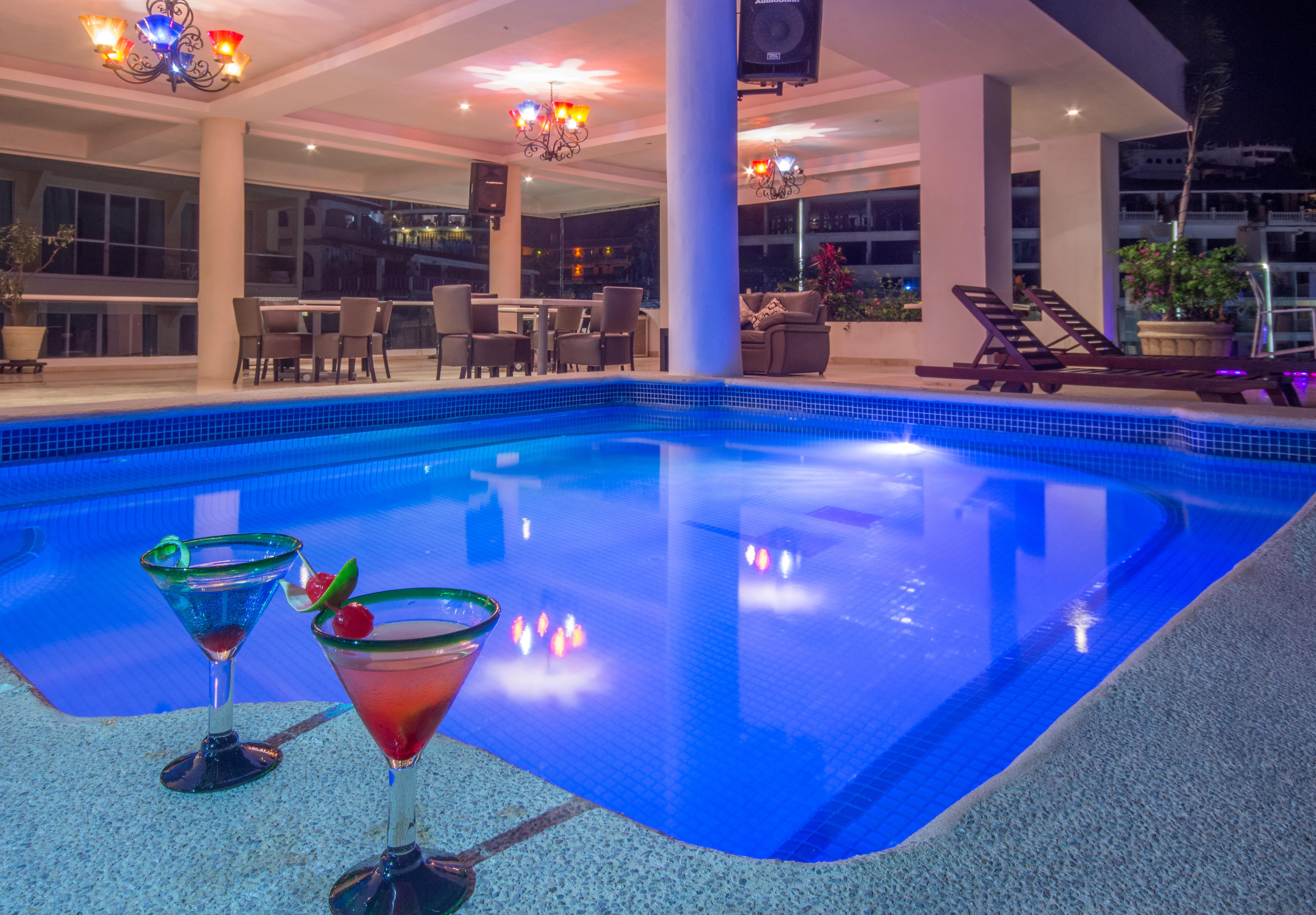 Hotel Blue Chairs Beachfront - Adults Only Puerto Vallarta