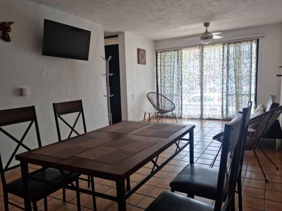 Lovely With Pool Apartment *