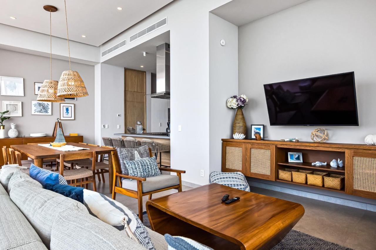 Harbor 171 Oceanfront Residences #14001 Ph *