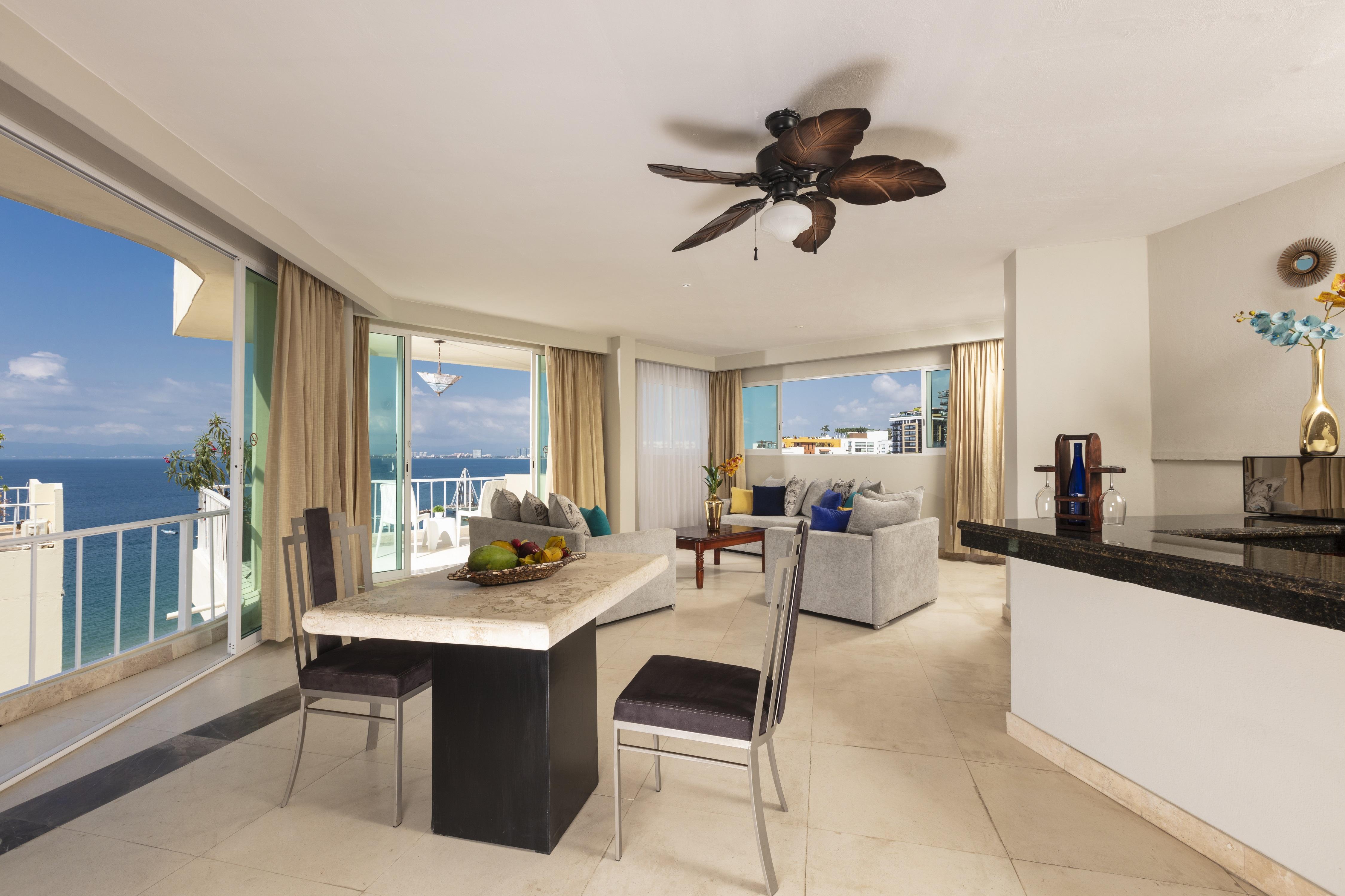 Hotel Blue Chairs Beachfront - Adults Only Puerto Vallarta