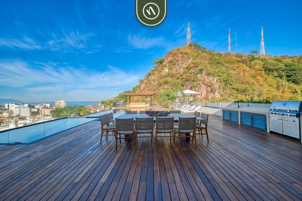 Apartment Great With Rooftop Pool - Private Balcony