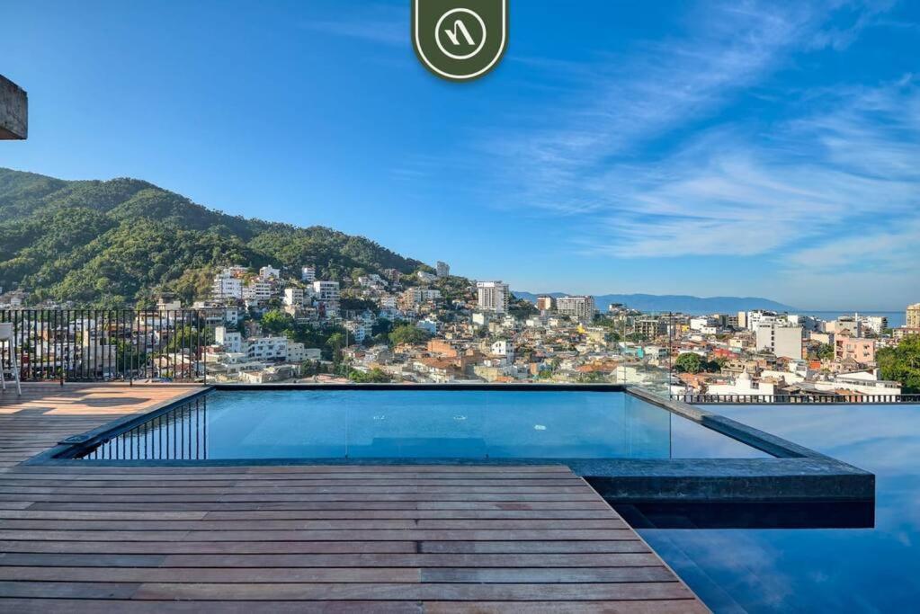 Great With Rooftop Pool - Private Balcony Apartment Puerto Vallarta