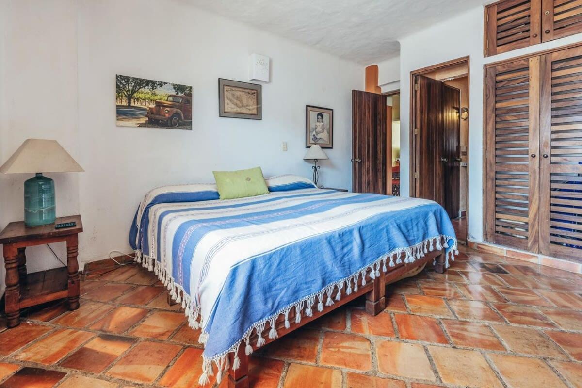 Ocean View 2br Condo-balcony-beach-pool Apartment Puerto Vallarta