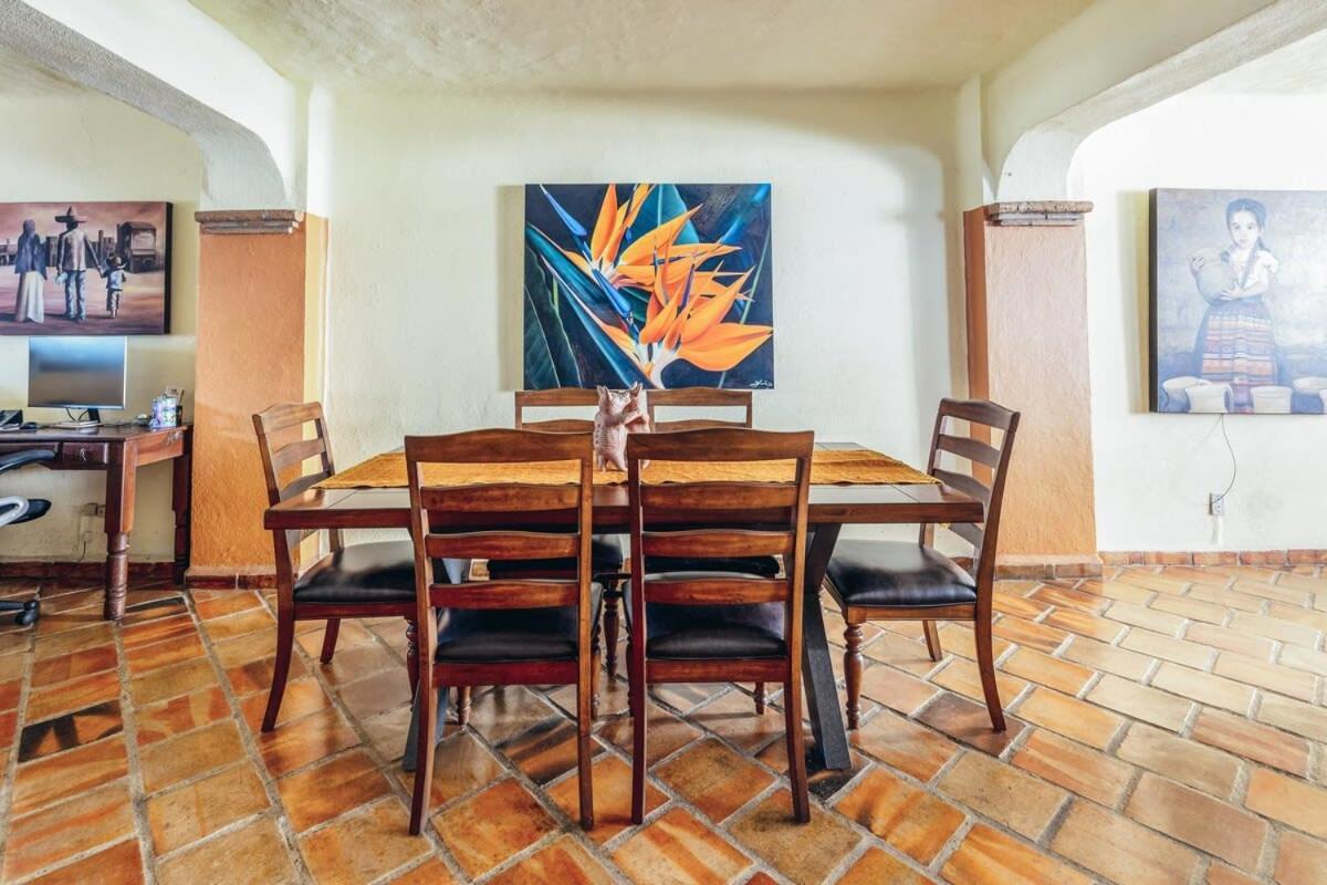 Ocean View 2br Condo-balcony-beach-pool Puerto Vallarta