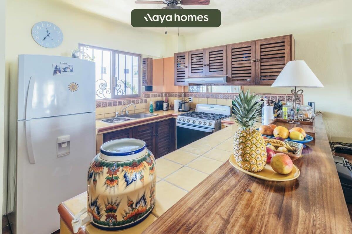 Ocean View 2br Condo-balcony-beach-pool