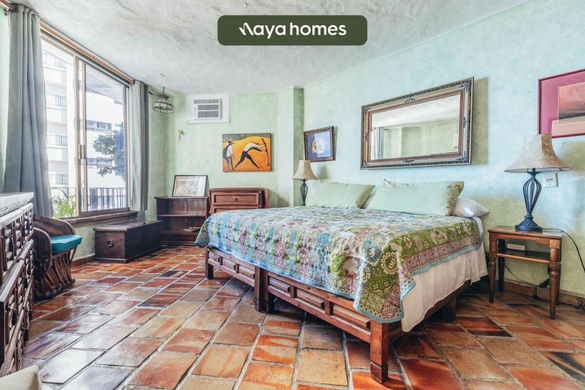 Ocean View 2br Condo-balcony-beach-pool *