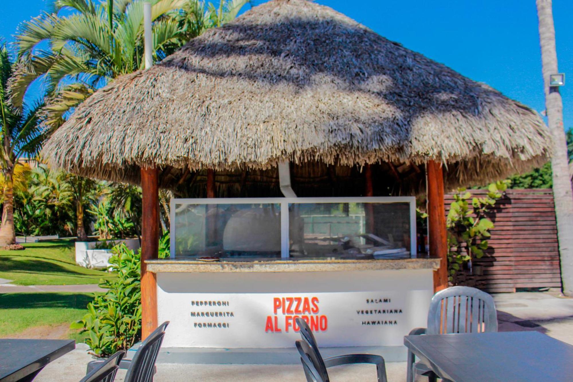 Plaza Pelicanos Club Resort