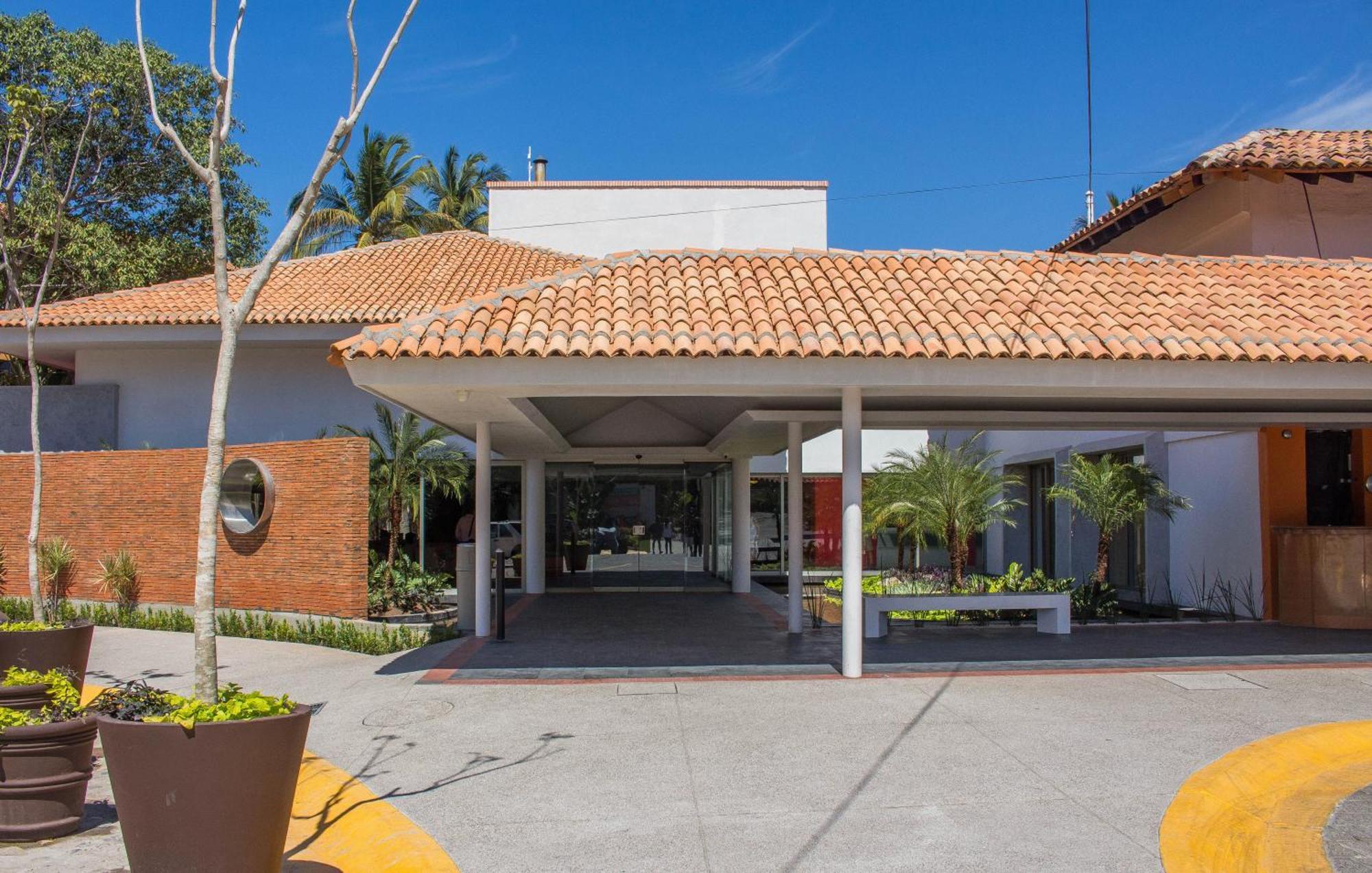 Plaza Pelicanos Club