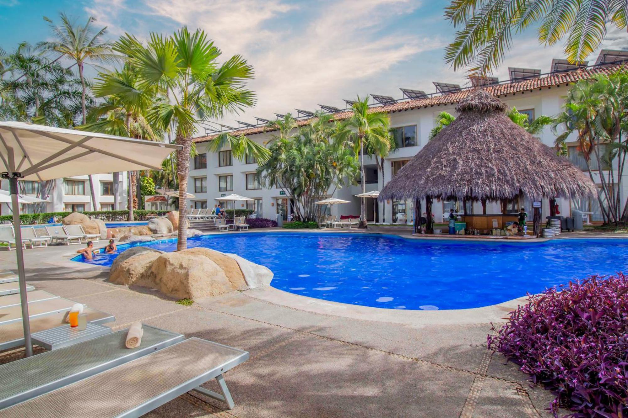 Plaza Pelicanos Club