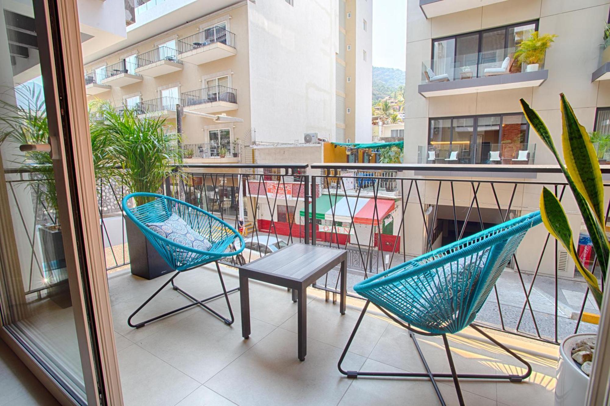 Well-equipped In Old Town, Pools, Gym, Bbq Holiday home