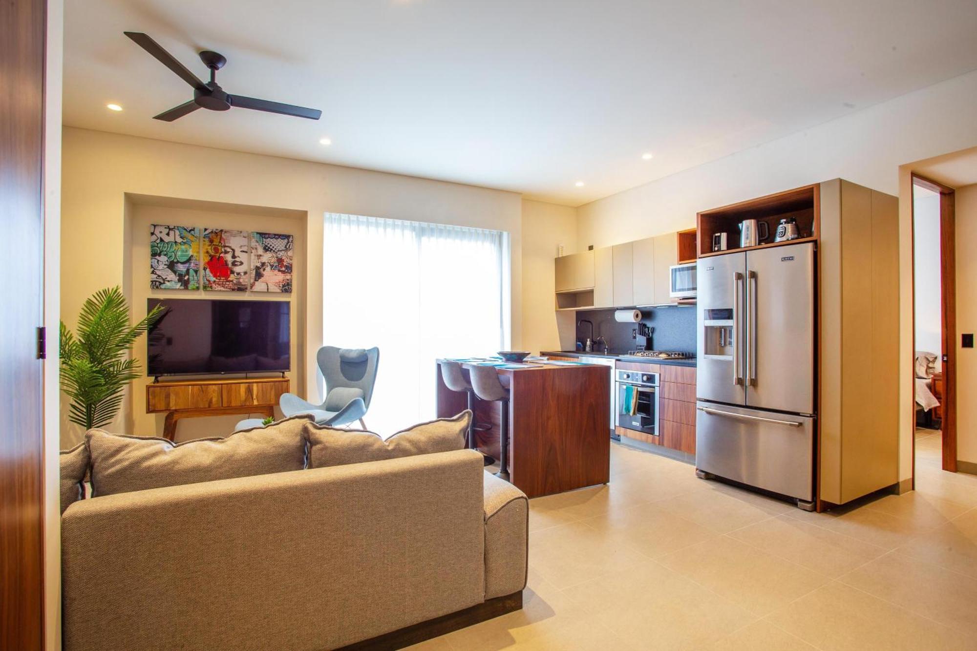 Modern 2br Near & Boardwalk | Gym & Bbq