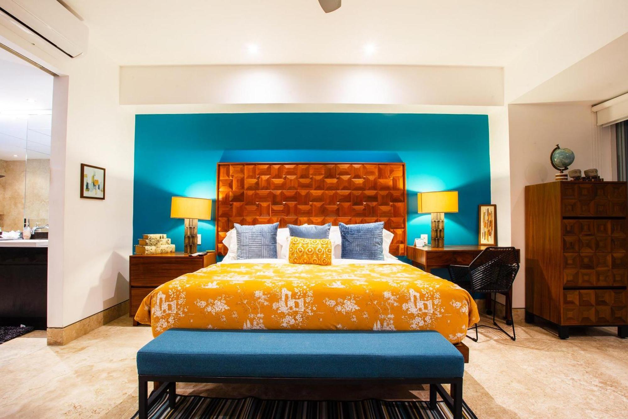 Fully Remodeled 12 Stories Up, First Floor Retreat *