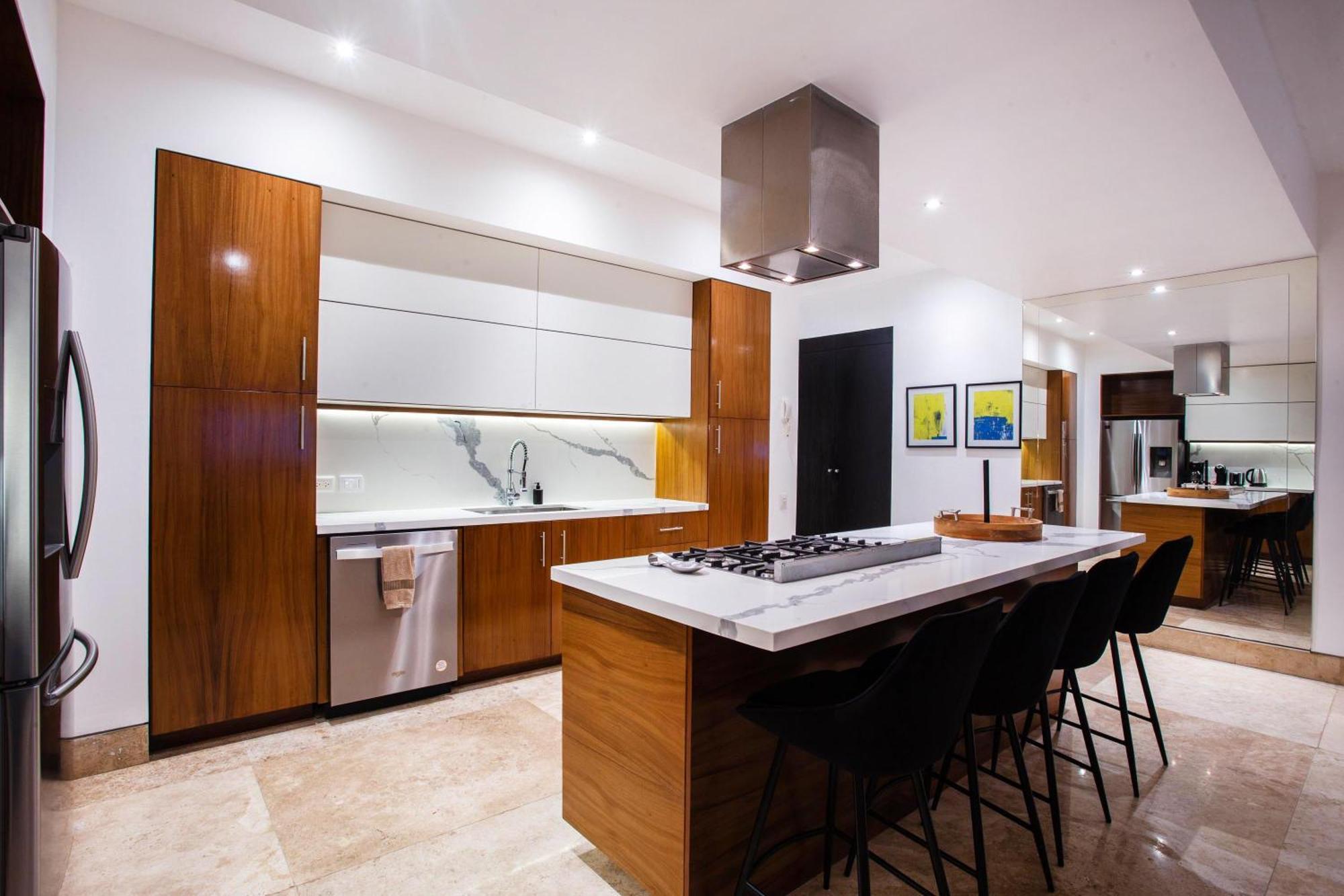 Holiday home Fully Remodeled 12 Stories Up, First Floor Retreat