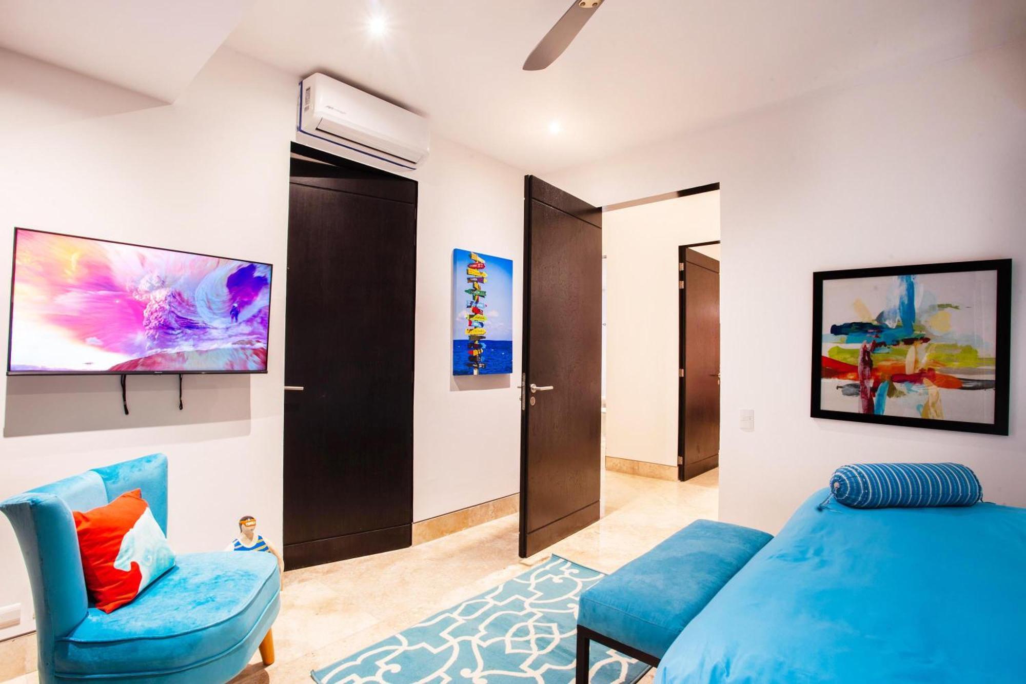 Fully Remodeled 12 Stories Up, First Floor Retreat *