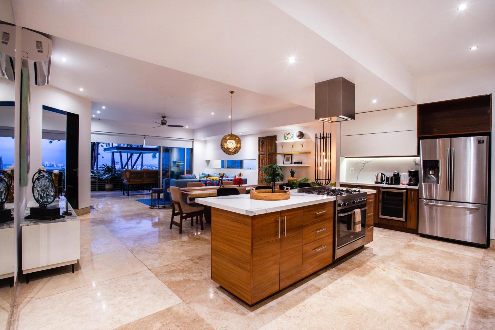 Fully Remodeled 12 Stories Up, First Floor Retreat *