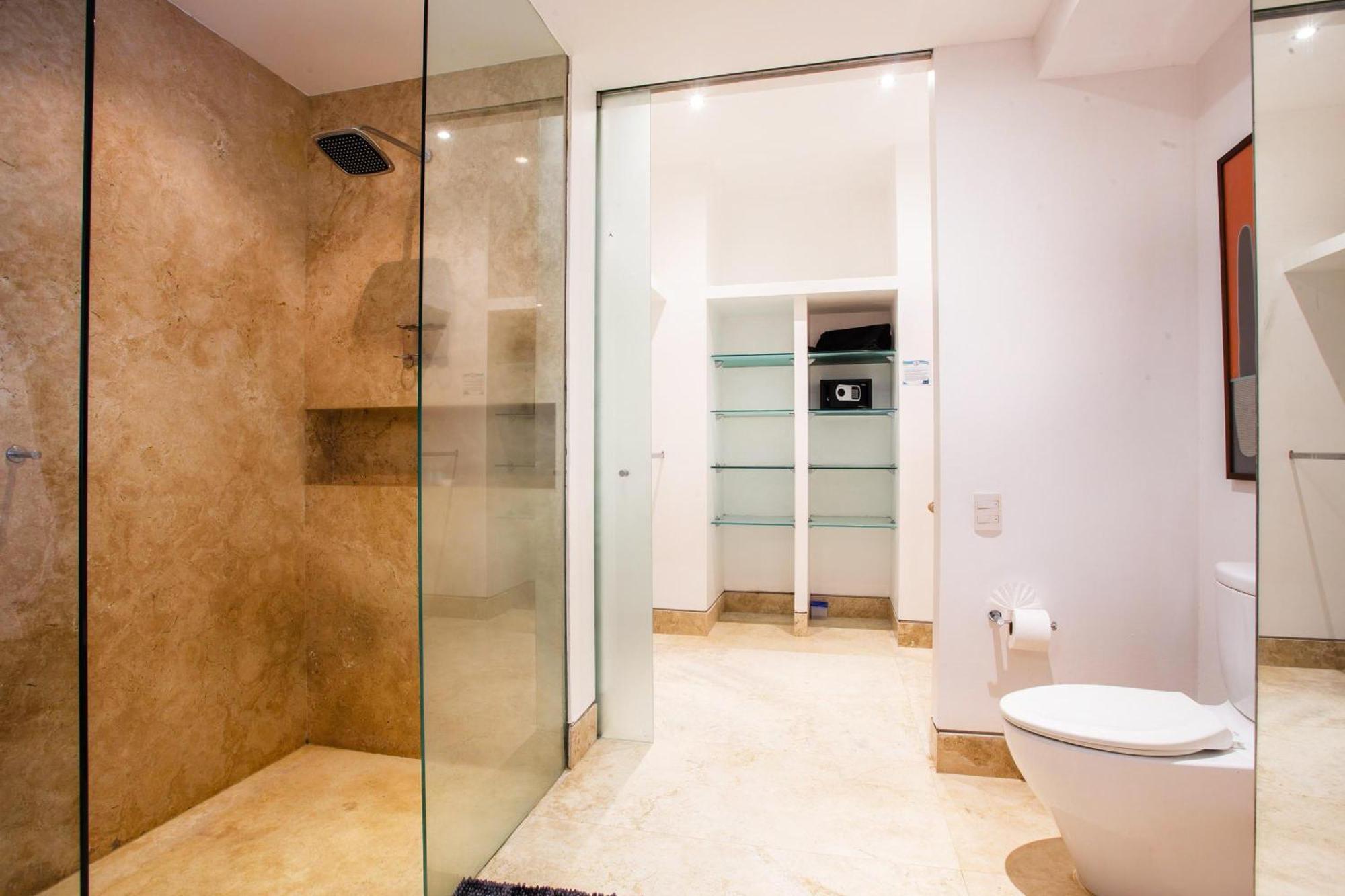 Holiday home Fully Remodeled 12 Stories Up, First Floor Retreat