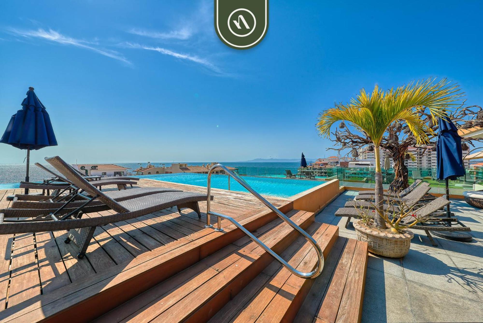 1 Bedroom In Romantic Zone - Amazing Rooftop Pool Puerto Vallarta