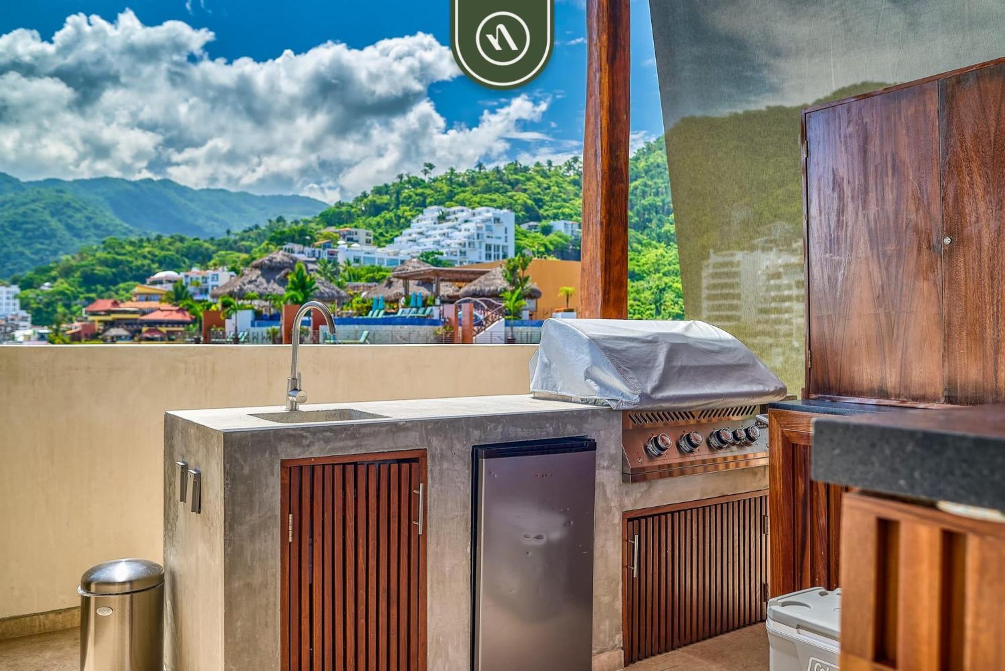 Luxury In Romantic Zone - Infinity Pool Apartment