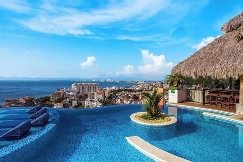 Apartment Pinnacle Pool On The Rooftop