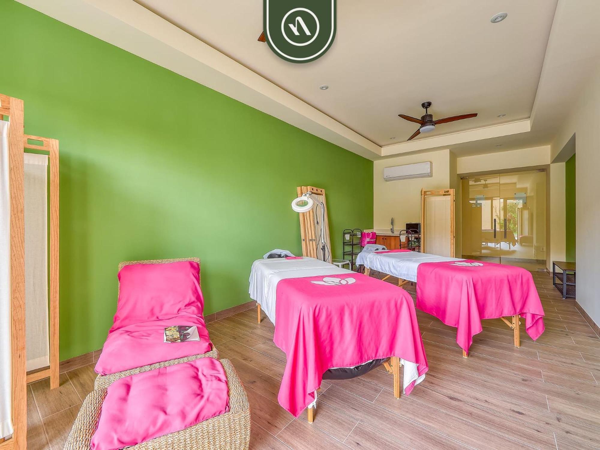 Luxury 1br In Versalles - Rooftop Pool - Gym * Puerto Vallarta