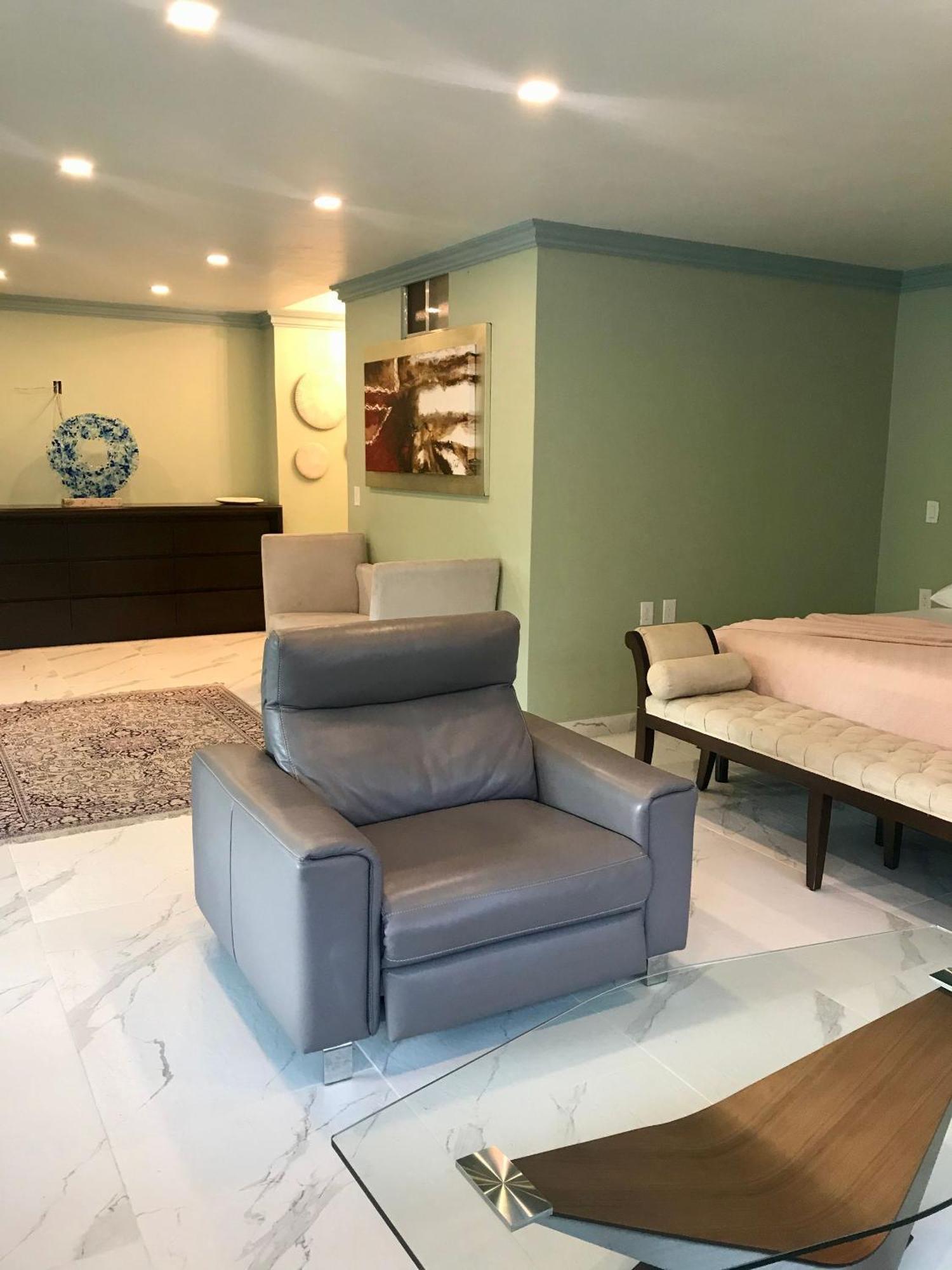 Luxury Frontage For Rent *