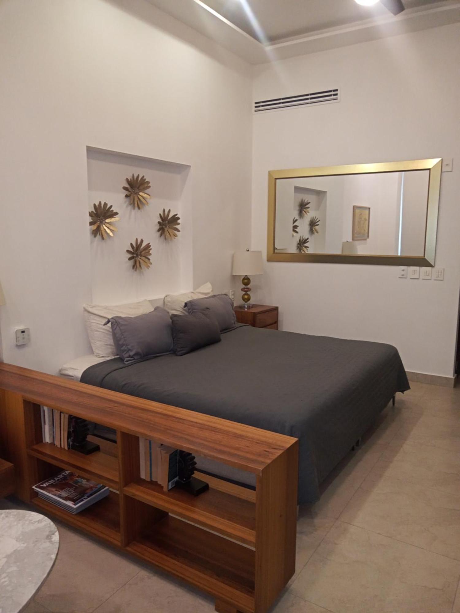 Aparthotel Penthouse 2 Blocks From Muertos Puerto Vallarta