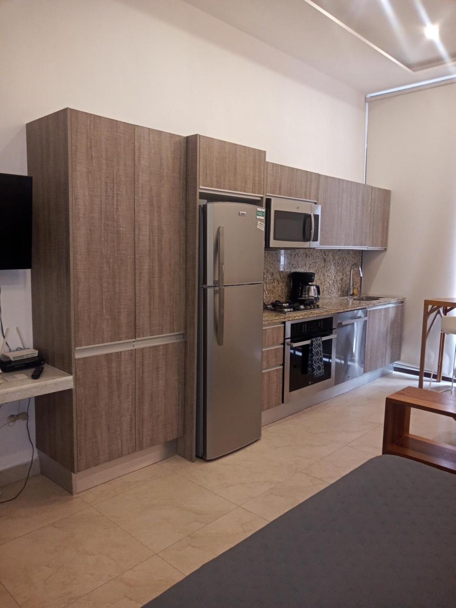 Penthouse 2 Blocks From Muertos