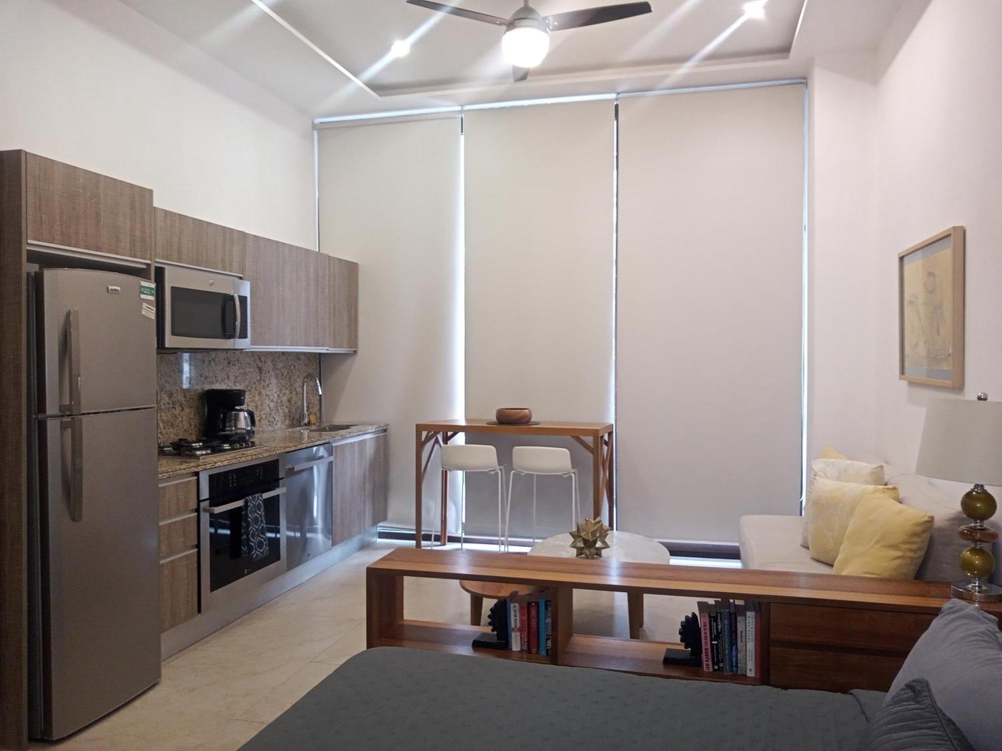Penthouse 2 Blocks From Muertos Puerto Vallarta