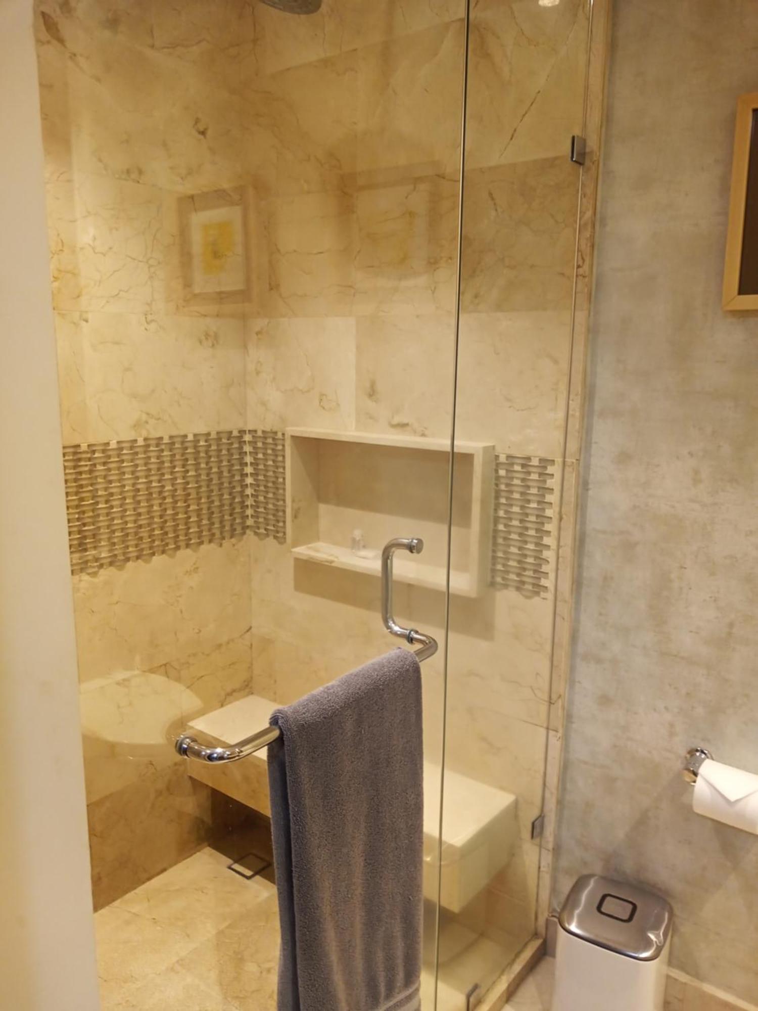 Penthouse 2 Blocks From Muertos Aparthotel *