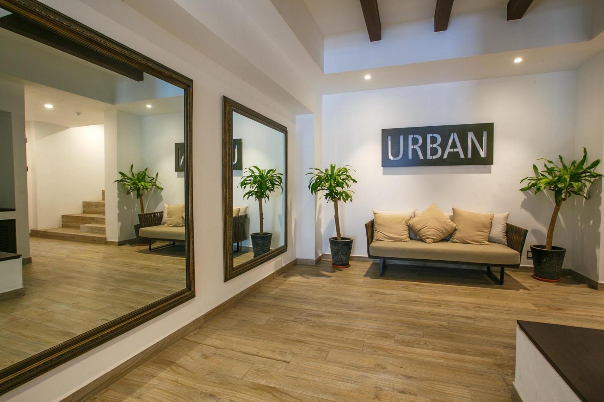 Luxury 2 Bedroom Condo, Walk To Everything In Zona Romantica, Pool, Bbq * Puerto Vallarta
