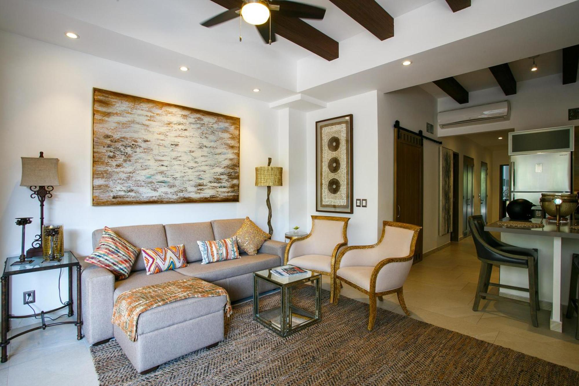Luxury 2 Bedroom Condo, Walk To Everything In Zona Romantica, Pool, Bbq Puerto Vallarta