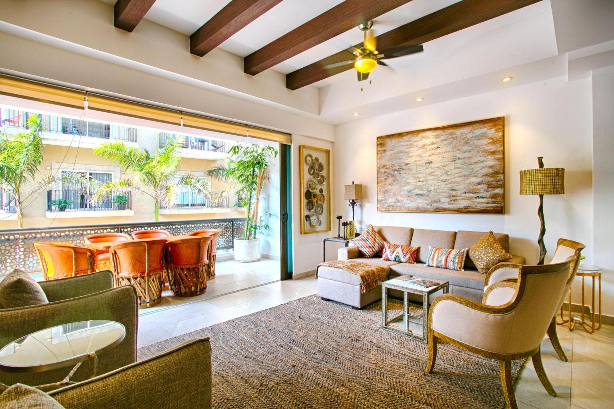 Holiday home Luxury 2 Bedroom Condo, Walk To Everything In Zona Romantica, Pool, Bbq *