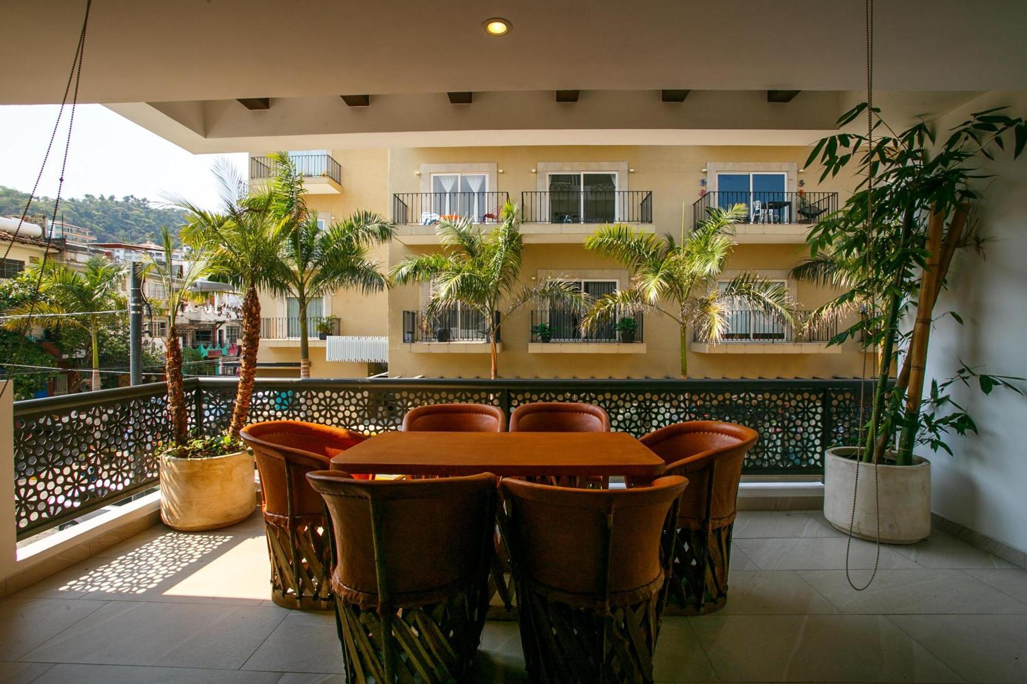 Luxury 2 Bedroom Condo, Walk To Everything In Zona Romantica, Pool, Bbq *