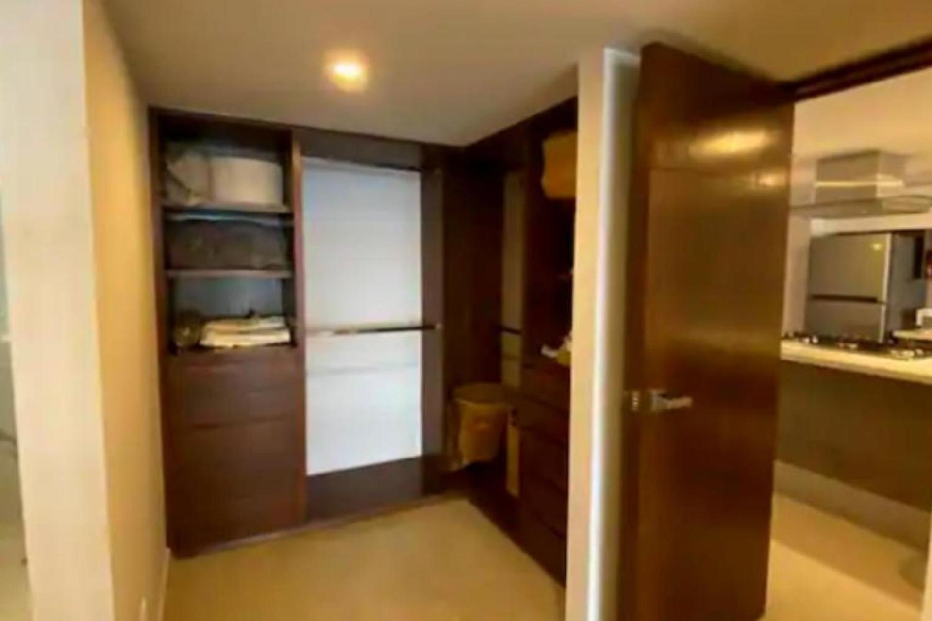 Apartment Con Piscina En *
