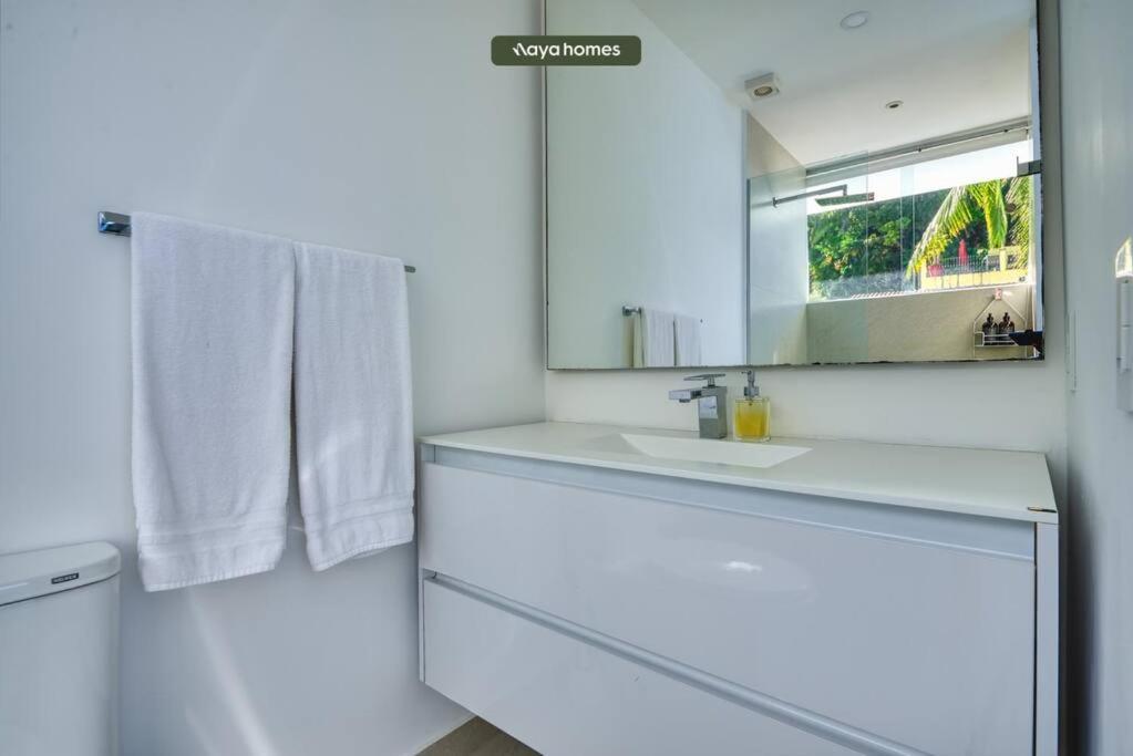 Luxurious 2br W/ Amazing Ocean View - Pool