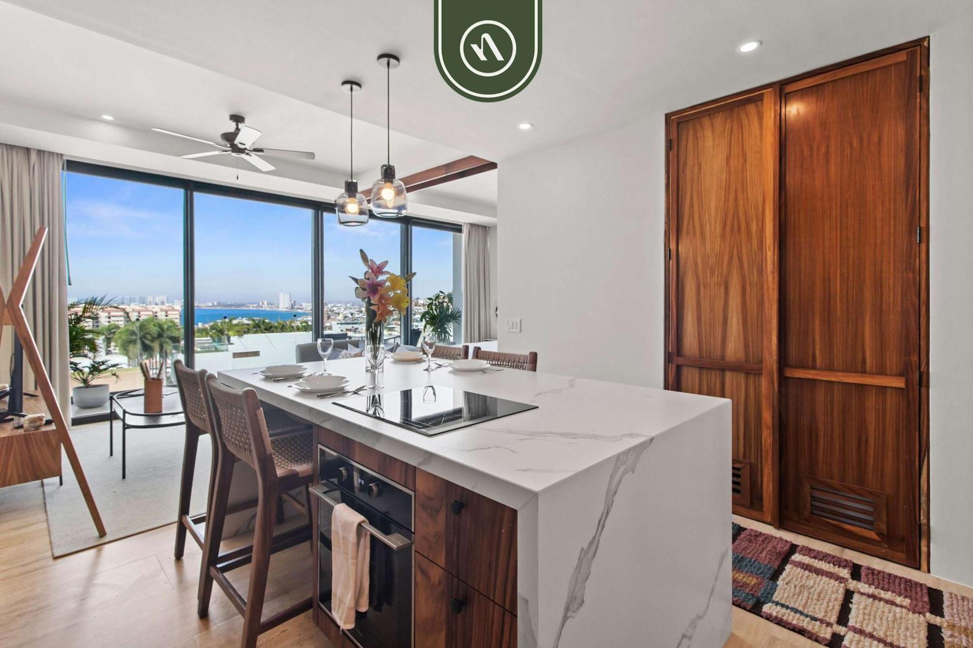 Luxury Oceanview - Rooftop Pool - Downtown *