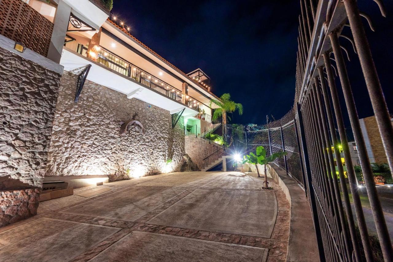The Pool House By Casa Muni Bed & Breakfast