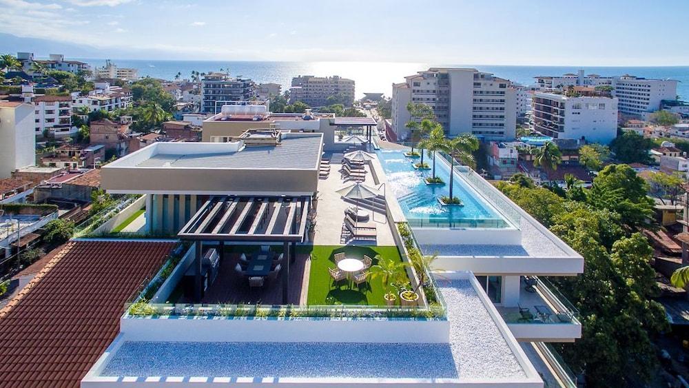 Bright Airy Hotel 3*