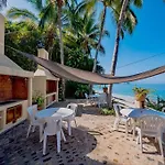 A Piece Of Heaven, Los Palmares 703