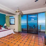 Mar Sereno Hotel & Suites