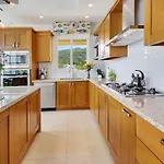 Brand New V- Estrella Ph With Stunning Views