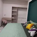 Beach Apartment, King Beds, Walk Everywhere!