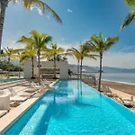 Harbor 9005 Beachfront 2Bdr By Moikkarentals