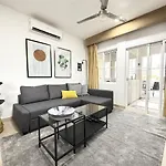 2 Bedroom Penthouse Paradise Near The Beach