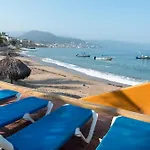 Hermoso Alojamiento En Los Tules, Frente Al Mar En Medio De Hermosos Jardines, Es Unico!!!