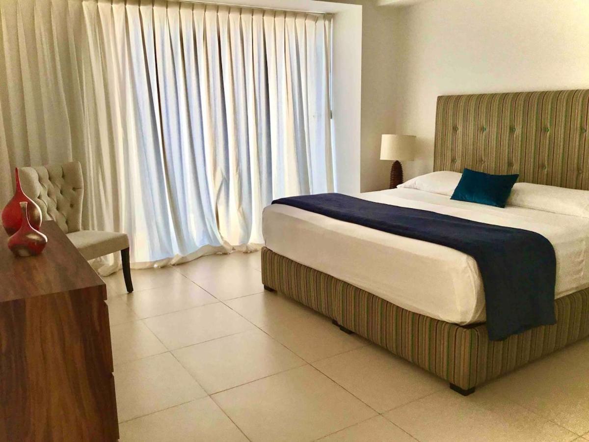 Departamentos Oceanfront Icon Vallarta Apartment *